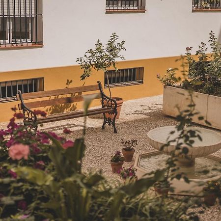Apartamento Jardin De Santa Paula Sevilla Kültér fotó