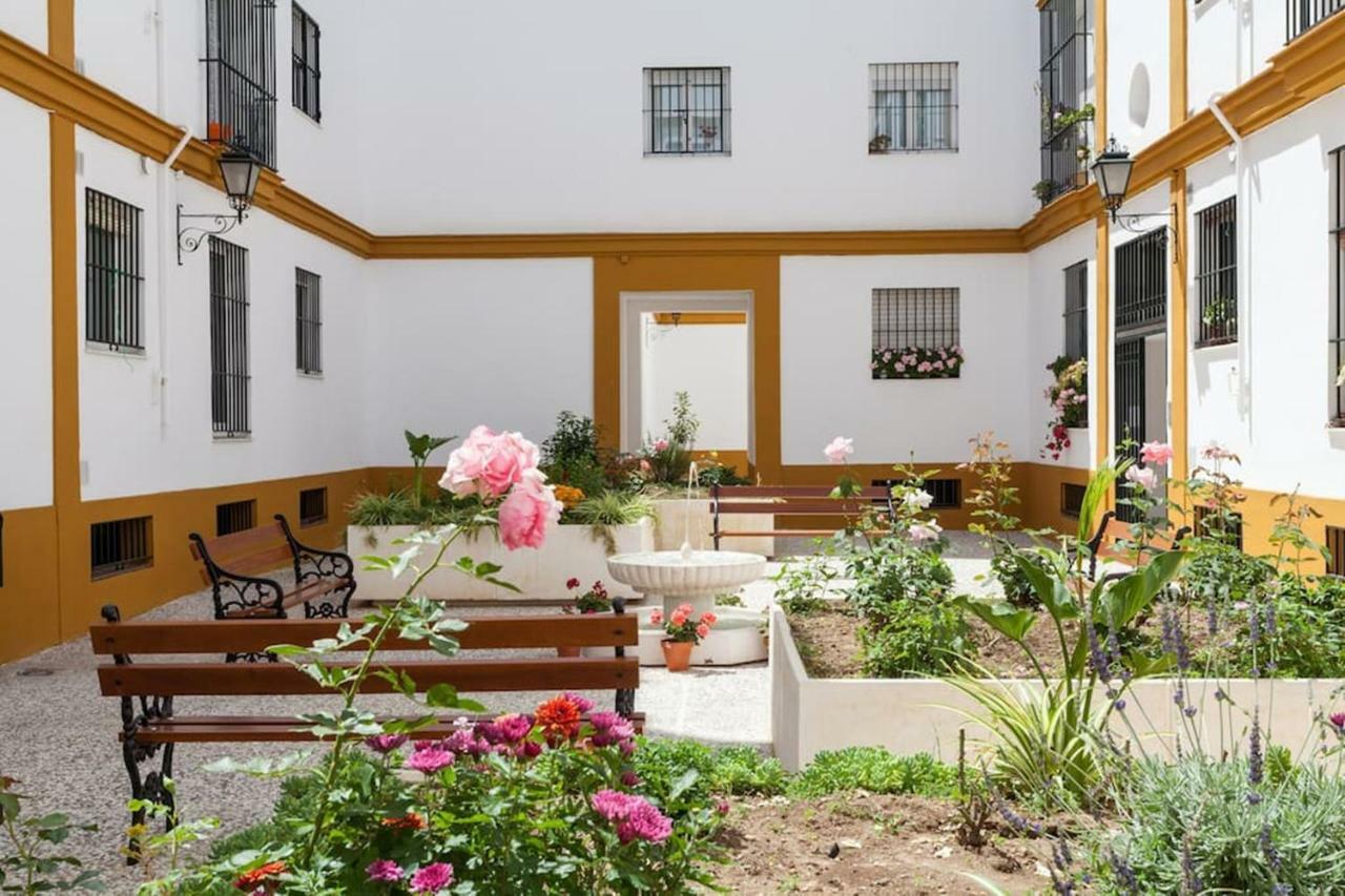 Apartamento Jardin De Santa Paula Sevilla Kültér fotó