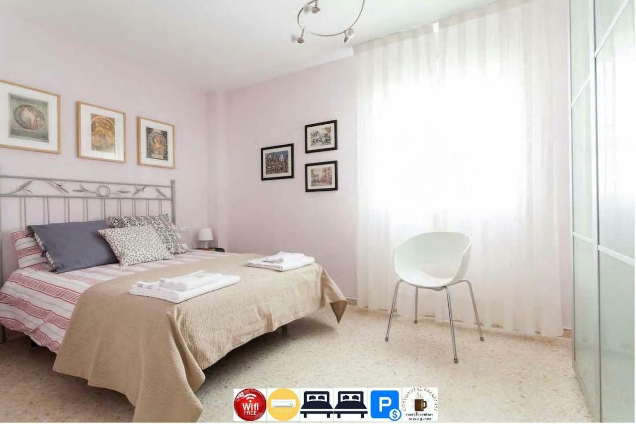 Apartamento Jardin De Santa Paula Sevilla Kültér fotó